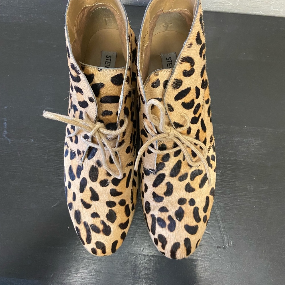 Steve Madden Tie Up ankle boot - Picture 3 of 3
